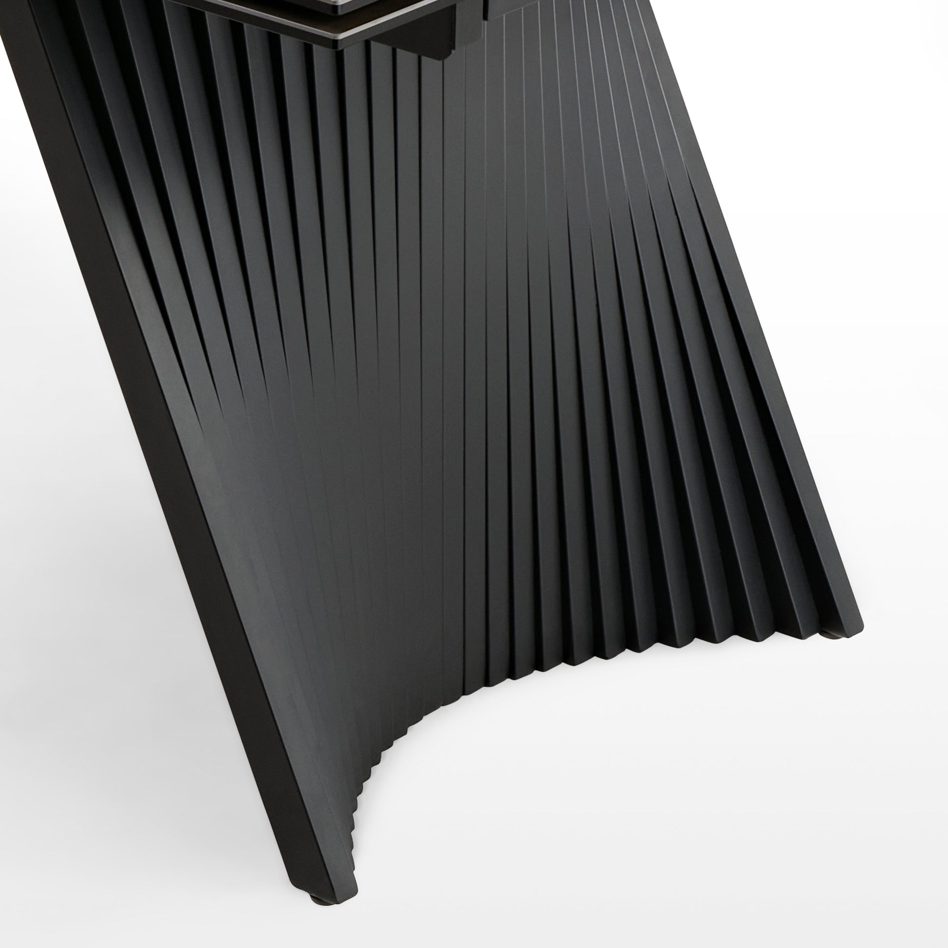 Charlotte, 90“-130” Extendable Dining Table Table Corner Diagram